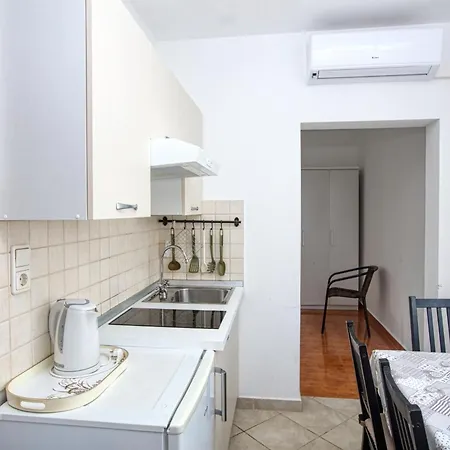 By The Sea Zaboric, - 20082 希贝尼克